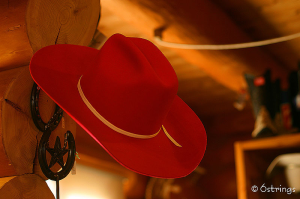 Roter Cowboyhut